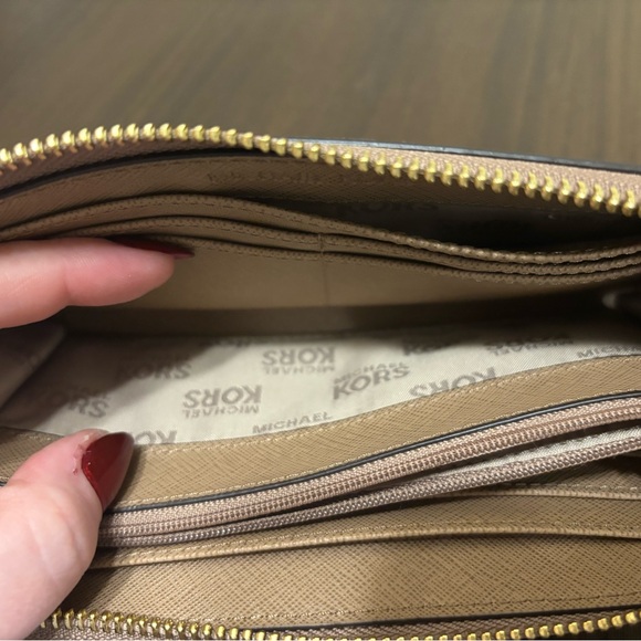 Michael Kors Blush Leather Wallet - Picture 9 of 15